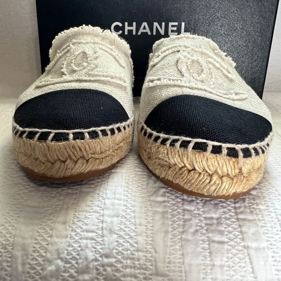 CHANEL Espadrilles Linen Black & Cream/Beige With Box And Dust Bags - Picture 3 of 12